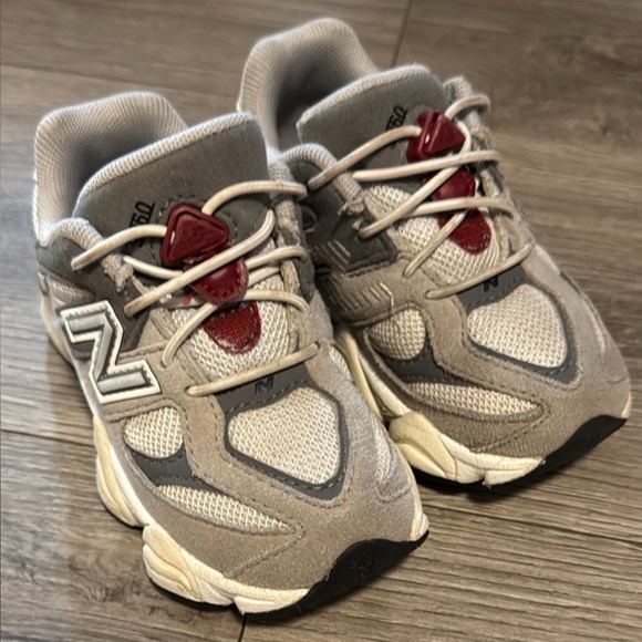 New Balance Kids' Sneakers in Gray and Red - Picture 2 of 5